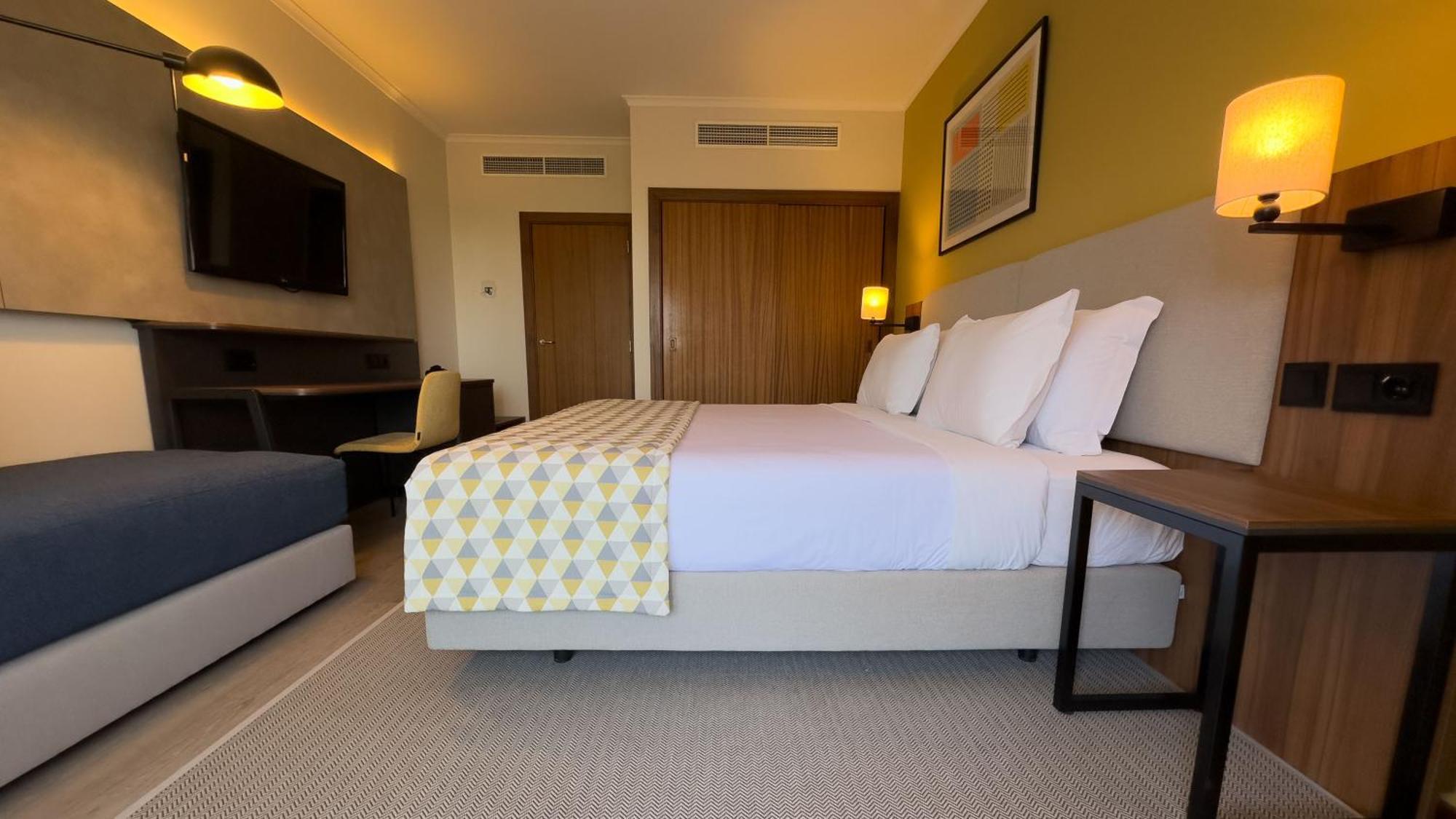 Holiday Inn Algarve Albufeira By Ihg Phòng bức ảnh