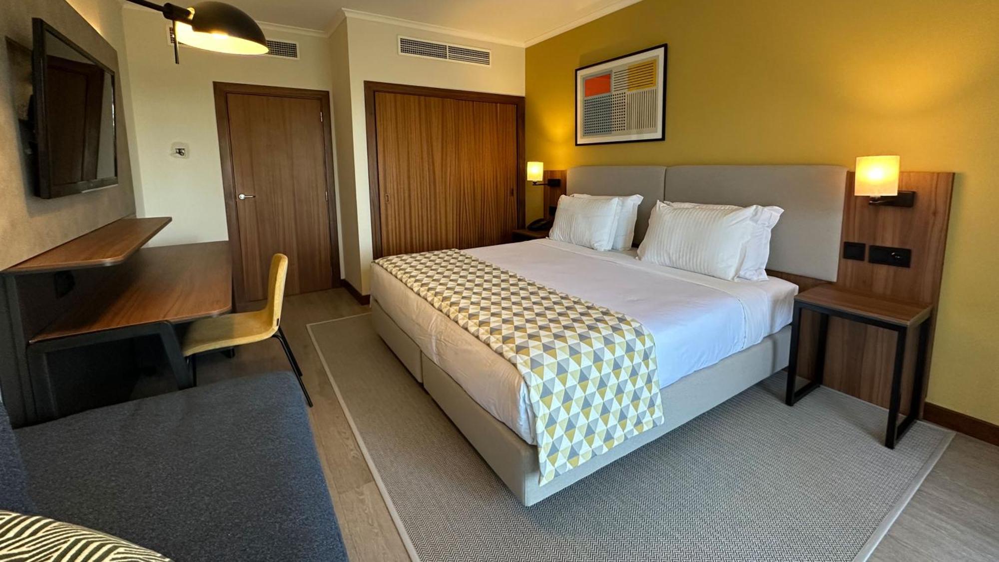 Holiday Inn Algarve Albufeira By Ihg Ngoại thất bức ảnh
